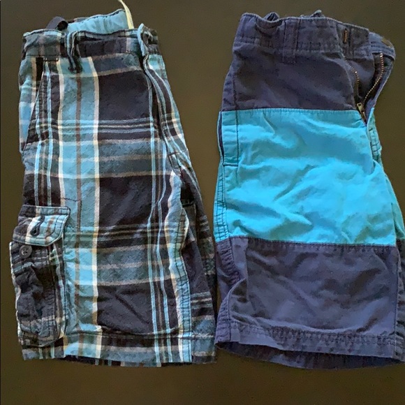 Boys shorts size 6 - Picture 2 of 3